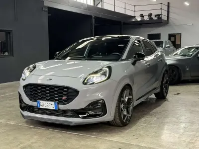 Usata Ford Puma Performance Edition 200 CV (147 kW) 2021 Grey matter SUV