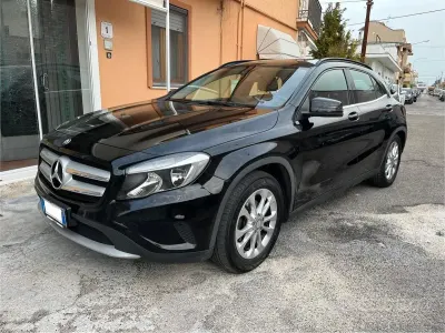 Usata Mercedes GLA180 Executive 109 CV (80 kW) 2017 Nero SUV