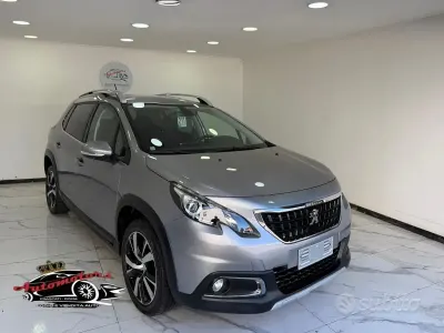 Usata Peugeot 2008 Allure 102 CV (75 kW) 2019 Grigio SUV