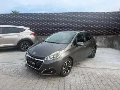 Usata Peugeot 208 Allure 75 CV (55 kW) 2018 Grigio Utilitaria