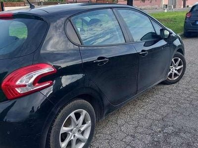 Usata Peugeot 208 Active 82 CV (60 kW) 2015 Nero Utilitaria