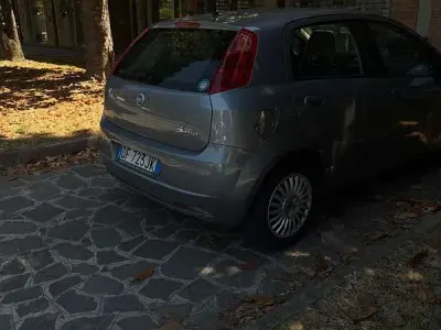 Usata Fiat Grande Punto Dynamic 65 CV (47 kW) 2007 Grigio Utilitaria