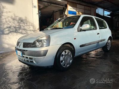 Usata Renault Clio II 2001 Grigio Berlina