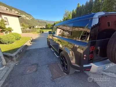 Usata Land Rover Defender 68 CV (50 kW) 2023 Grigio SUV