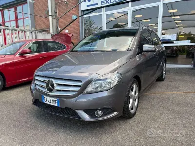 Usata Mercedes B180 Executive 109 CV (80 kW) 2013 Grigio Monovolume