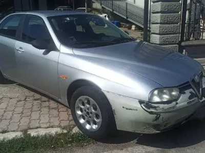Usata Alfa Romeo 156 144 CV (105 kW) 1998 Argento Berlina