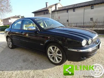Usata Jaguar X-type Executive 230 CV (169 kW) 2007 Bluazzurro Berlina