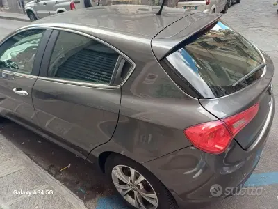 Usata Alfa Romeo Giulietta 105 CV (77 kW) 2013 Grigio Utilitaria
