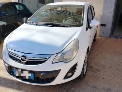 Usata Opel Corsa Cosmo 95 CV (69 kW) 2011 Bianco Berlina