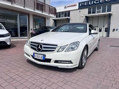 Usata Mercedes E220 Executive 170 CV (125 kW) 2011 Bianco Cabrio