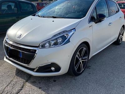 Usata Peugeot 208 GT-line 2016 Bianco Utilitaria