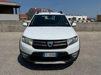 Usata Dacia Sandero Stepway 90 CV (66 kW) 2016 Bianco Berlina