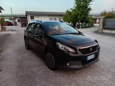 Usata Peugeot 2008 99 CV (72 kW) 2017 Nero SUV