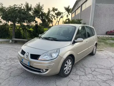 Usata Renault Scénic II Dynamique 131 CV (96 kW) 2007 Monovolume