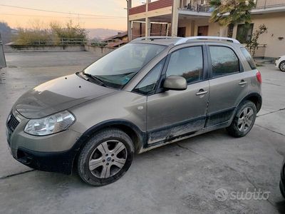 Usata Fiat Sedici 120 CV (88 kW) 2008 Marrone SUV