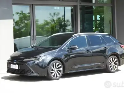 Usata Toyota Corolla Style 152 CV (111 kW) 2022 Nero Station wagon