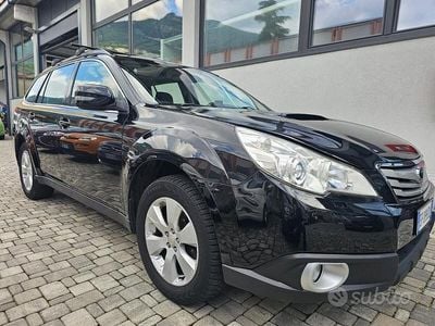 Usata Subaru Outback 149 CV (109 kW) 2011 Nero Station wagon