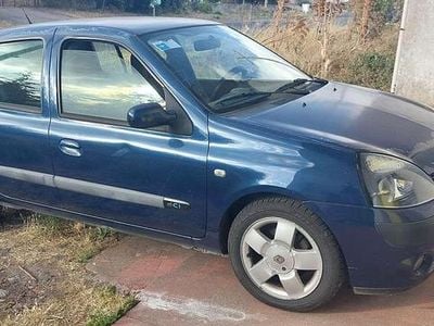 Usata Renault Clio II Privilege 101 CV (74 kW) 2004 Berlina