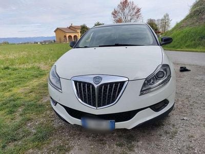 Usata Lancia Delta 120 CV (88 kW) 2011 Utilitaria