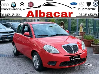 Usado Lancia Ypsilon 60 CV (44 kW) 2010 Naranja Utilitario