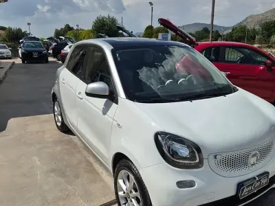 Usata Smart ForFour Prime 71 CV (52 kW) 2015 Bianco Utilitaria