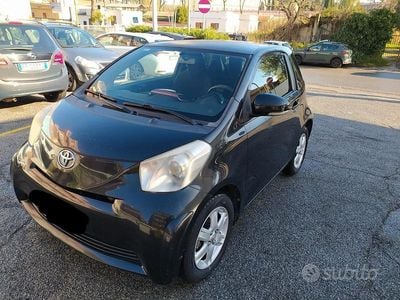 Usata Toyota iQ 68 CV (50 kW) 2011 Nero Utilitaria