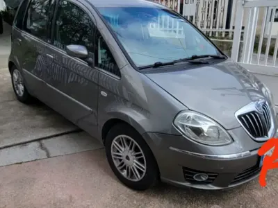 Usata Lancia Musa 77 CV (56 kW) 2007 Grigio Monovolume