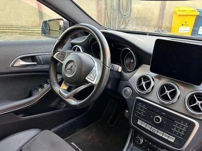 Usata Mercedes GLA200 Executive 136 CV (100 kW) 2019 Bronzo SUV