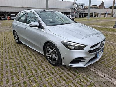 Usata Mercedes B180 Premium 115 CV (84 kW) 2021 Grigio Monovolume