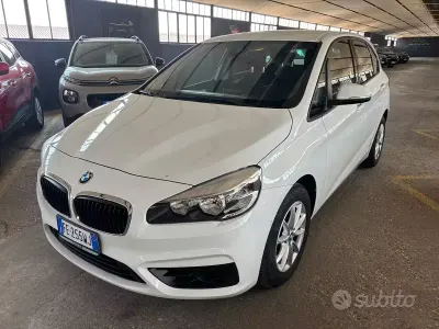 Usata BMW 214 Active Tourer Advantage 95 CV (69 kW) 2016 Bianco Monovolume