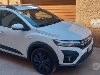 Usata Dacia Sandero Stepway 101 CV (74 kW) 2024 Bianco Berlina