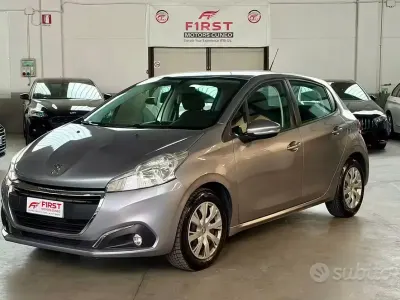 Usata Peugeot 208 Allure 83 CV (61 kW) 2019 Grigio Utilitaria