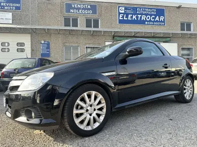 Usata Opel Tigra 90 CV (66 kW) 2005 Other Cabrio