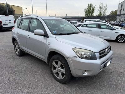 Usata Toyota RAV4 177 CV (130 kW) 2007 Argento metallizzato SUV