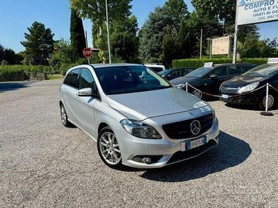 Usata Mercedes B180 Premium 109 CV (80 kW) 2014 Grigio Monovolume
