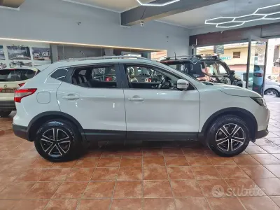 Usado Nissan Qashqai Tekna 110 CV (80 kW) 2017 Blanco SUV