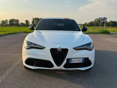 Usata Alfa Romeo Stelvio Veloce 209 CV (153 kW) 2025 Bianco SUV