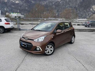 Usata Hyundai i10 Style 67 CV (49 kW) 2014 Marrone Utilitaria