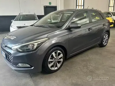 Usata Hyundai i20 90 CV (66 kW) 2016 Grigio Utilitaria