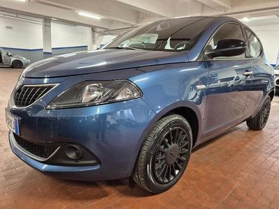 Usata Lancia Ypsilon Silver 69 CV (50 kW) 2021 Blu Utilitaria