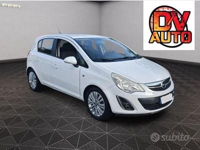 Usata Opel Corsa 88 CV (64 kW) 2011 Bianco Berlina