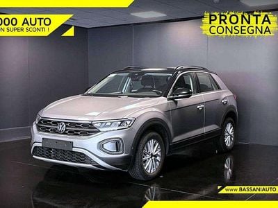 Usata VW T-Roc Life 110 CV (80 kW) 2022 Argento SUV