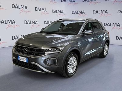 Usata VW T-Roc Life 110 CV (80 kW) 2022 Grigio SUV