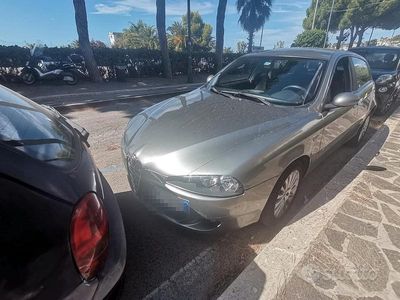 Usata Alfa Romeo 147 Distinctive 120 CV (88 kW) 2007 Grigio Utilitaria