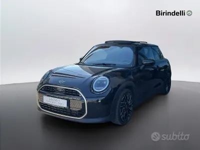 Usata Mini Cooper Favoured 156 CV (114 kW) 2024 Nero Utilitaria