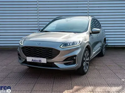 Usata Ford Kuga ST-Line X 224 CV (164 kW) 2022 Grigio metallizzato SUV