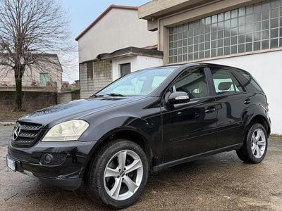 Usata Mercedes ML320 224 CV (164 kW) 2006 Nero SUV
