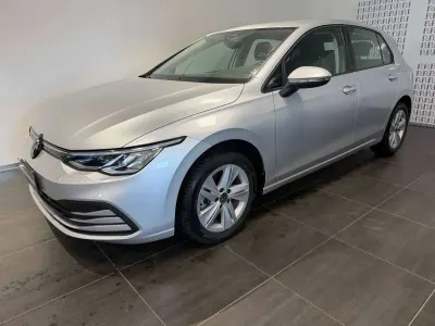 Usata VW Golf VIII Life 116 CV (85 kW) 2022 Argento Berlina