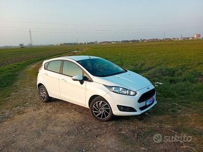 Usata Ford Fiesta 95 CV (69 kW) 2017 Bianco Berlina