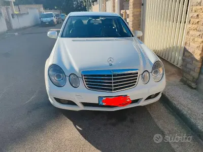 Usata Mercedes E220 170 CV (125 kW) 2008 Bianco Berlina